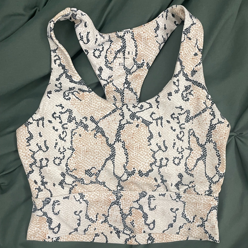 Snake skin top with removeable padding !